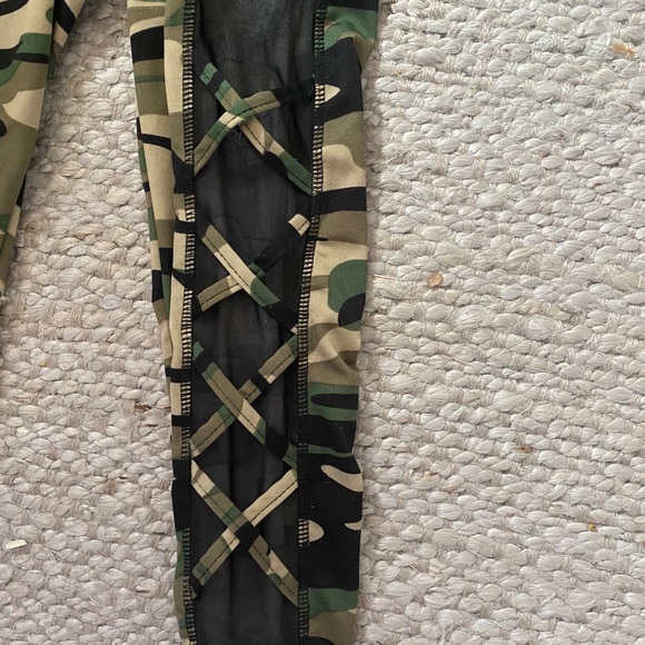 Camo,mesh leggings - Picture 2 of 2